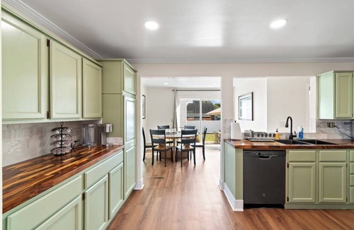 Canton House | Top-Rated Pro Football HOF Home with Family-Friendly Amenities