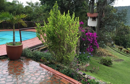 Cali House | Discover a Unique Getaway Just 25 Minutes from Cali
