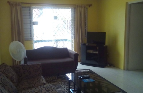 New Kingston Apartment | Convenient Hotel Near Town with Pool and Spa Amenities