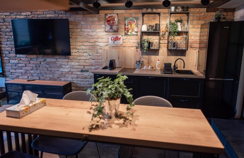 Fagaras Apartment | Guest Rated: The Public Aparthotel 2 with High Reviews