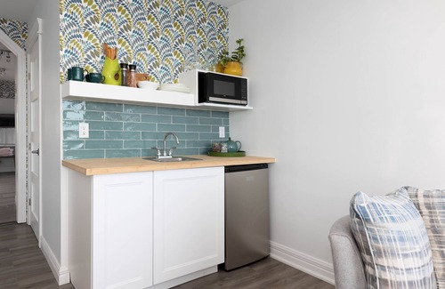 Bauline East Villa | Ocean View Suite with Hot Tub & Perfect 10/10 Rating