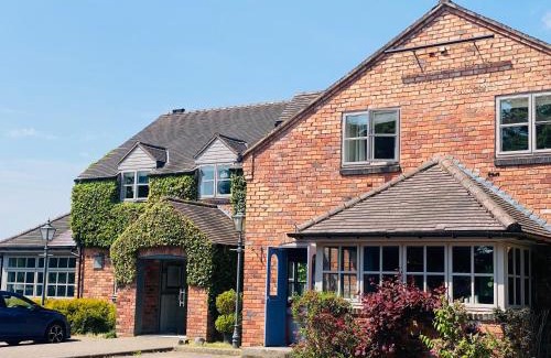 Wixford Bed & Breakfast | Experience The Punchbowl Lapworth: 4-Star Family Getaway