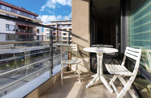 Plovdiv Apartment | Child-Friendly Purple 1DB Apartment with Parking Spot
