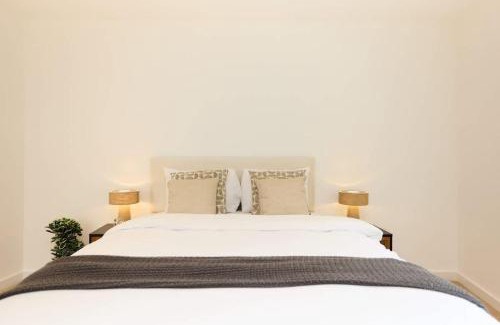 Putney Apartment | Putney Wonder: 4-Star Family-Friendly Garden Retreat
