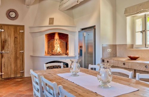Jouques House | Unforgettable Stays at The Puybernier Domain with Scenic Views