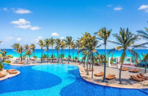 Punta Cancun Resort | Experience The Pyramid Cancun - All Inclusive Luxury Stay