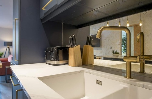 York Apartment | Explore The Quadrant: The Botanical Suite with Breakfast
