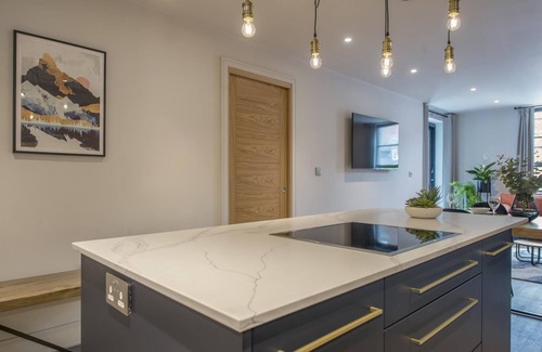 York Apartment | Explore The Quadrant: The Botanical Suite with Breakfast