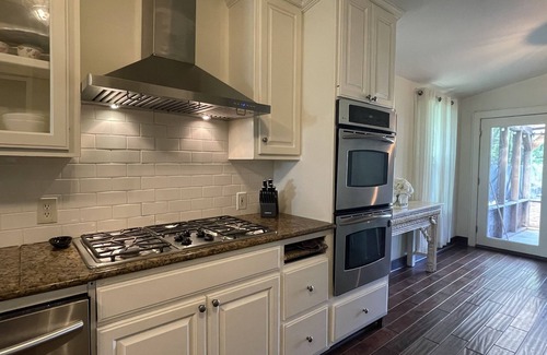 MLK House | Charming Craftsman Retreat in East Austin with Yards