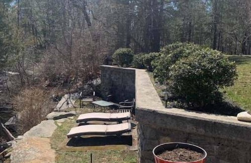 Gloucester House | Discover The Quarry: Spa Retreat with Breakfast & Hot Tub