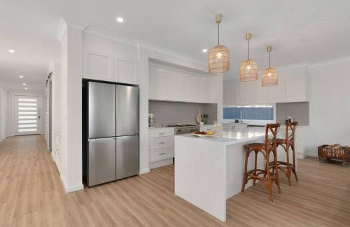 Callala Bay House | Experience The Quarterdeck: 4-Star Oceanfront Getaway