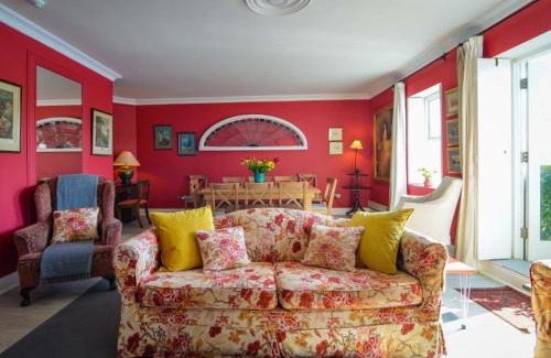Clifden House | Discover Comfort at The Quay House, Clifden - Family Friendly