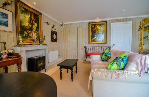 Clifden House | Discover Comfort at The Quay House, Clifden - Family Friendly