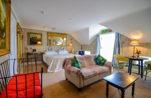 Clifden House | Discover Comfort at The Quay House, Clifden - Family Friendly