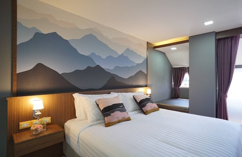 Sukhumvit Hotel | Discover The Qube Fifty Hotel: Rated 9.2 with Spa & Dining