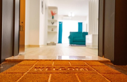 Mamaia-Sat Apartment | Escape to The Queen Infinity Beach Pool & Spa in Mamaia Nord