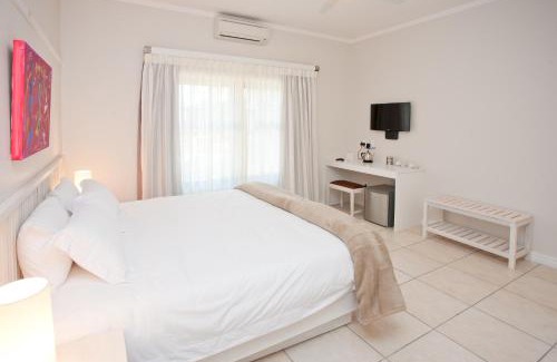 Calitzdorp House | Experience The Queen Of Calitzdorp with Ocean Views & Pool