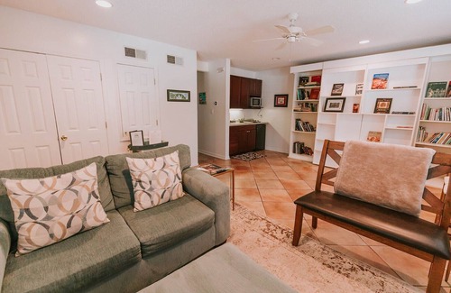 Biloxi Cottage | Prime Ocean Springs Location - The Queen Suite Awaits!