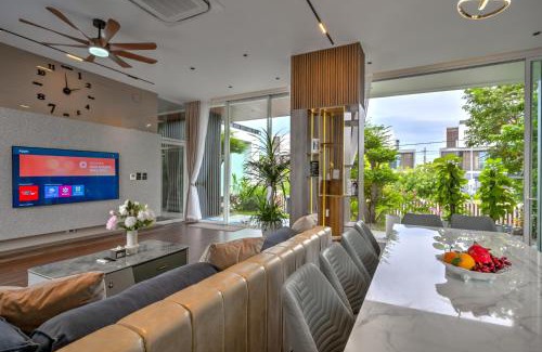 Ngu Hanh Son Villa | The Querencia Alma Luxury pool villa with Sauna - Free Pick up and Full AC