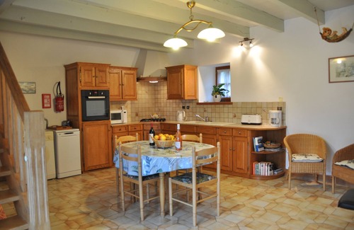 Clohars-Carnoet Cottage | Serene Countryside Retreat with Oceanfront Views