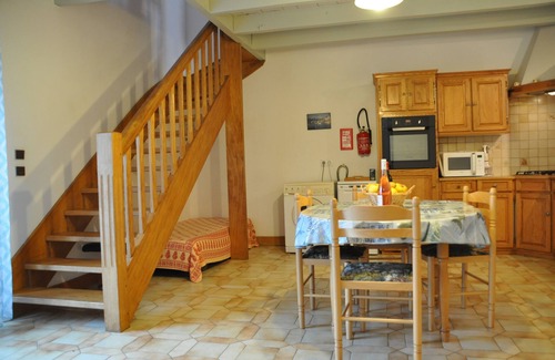 Clohars-Carnoet Cottage | Serene Countryside Retreat with Oceanfront Views