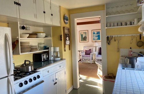 Pocomo Cottage | Unforgettable Traditional Nantucket Vacation with Ocean View