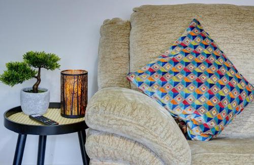 Welford House | Unique Getaway at The Quirky Cottage - 4-Star Comfort
