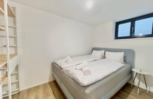 Kestenholz Apartment | Guest Rated 10/10: The R Apartment Roggen with Parking