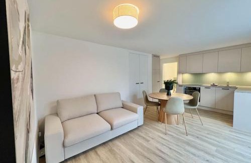 Kestenholz Apartment | Guest Rated 10/10: The R Apartment Roggen with Parking