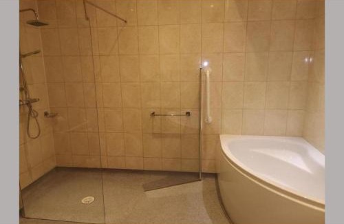 Desborough Hotel | Family-Friendly Stay at The R Inn Hotel: 7.9/10 Rated