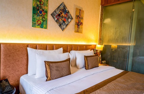 Gorakhpur Hotel | Discover The Radiant Resort: Pool, Spa & Family-Friendly Fun