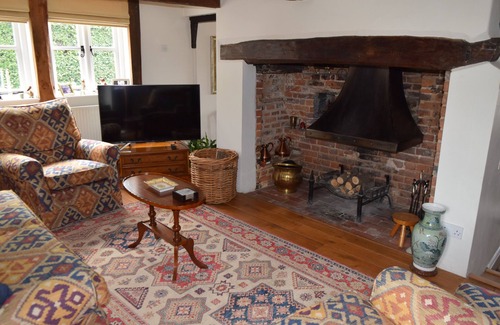 Upton upon Severn Bed & Breakfast | Discover The Rag House: Guest Rated 10/10 with Breakfast