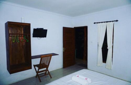 Sampalan Bed & Breakfast | Experience The Rahayu Cottage Upper Room with Hot Tub