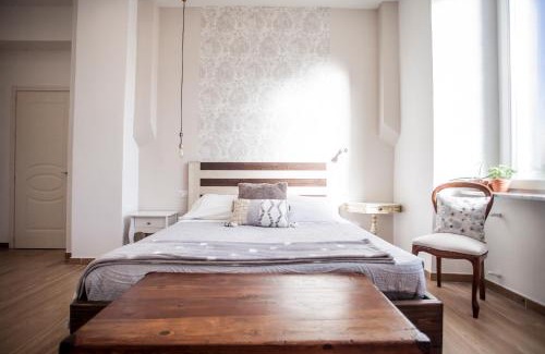 La Spezia Bed & Breakfast | Discover The Railway 74: Pet-Friendly with Hot Tub & Breakfast