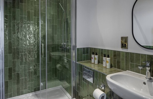 Worthing Hotel | Experience The Railway Hotel Worthing: Guest Rated 9.6/10