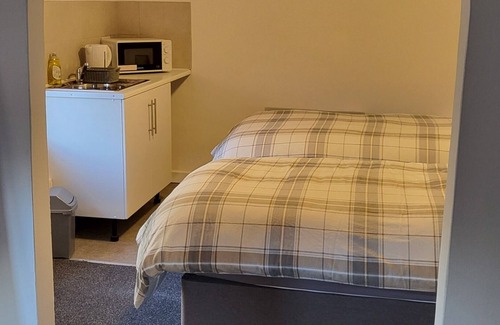 Fakenham Hotel | Welcoming Stay at The Rampant Horse Inn with Pool & Breakfast