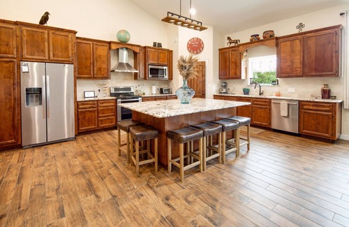 Bryan House | Experience The Ranchette: Ideal Family Retreat Near A&M