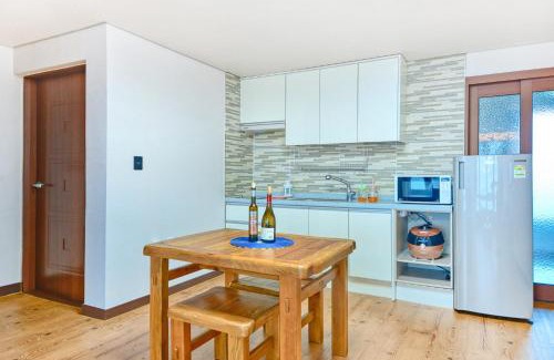 Dolsan-eup House | Pet-Friendly Stay at The Raon Pension - Rated 10/10!