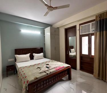 Sainik Farm Apartment | The Raveesh E20 2BHK