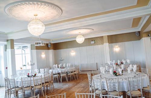 Claines Hotel | The Raven