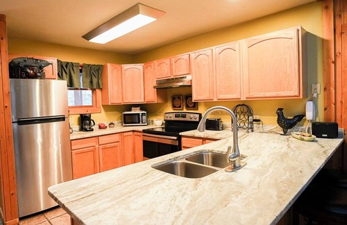 Logan Cabin | Explore The Ravine - Hocking Hills with Pool, Spa & More