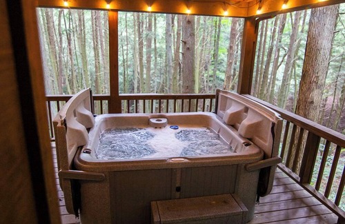 Logan Cabin | Explore The Ravine - Hocking Hills with Pool, Spa & More