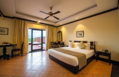 Azhinjilam Resort | Experience The Raviz Kadavu: 4-Star Relaxation Awaits