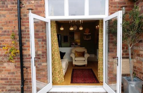 Lincoln Apartment | Experience The Rector's Retreat at the Old Vicarage