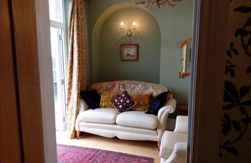 Lincoln Apartment | Experience The Rector's Retreat at the Old Vicarage