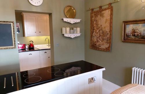 Lincoln Apartment | Experience The Rector's Retreat at the Old Vicarage