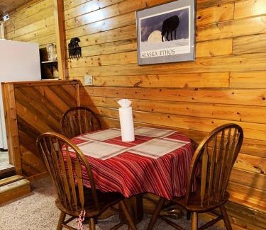 Grand Lake Apartment | The Red Bears Den, Walk to River & Lake, In Town