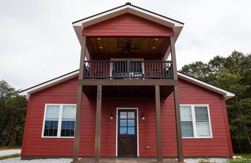 Westfield House | Discover The Red Cabin at Luna's Trail: Pet-Friendly Retreat
