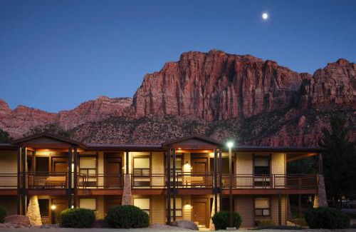 Zion National Park South Entrance Hotel | Explore The Lodge at Zion Country: Oceanfront Getaway