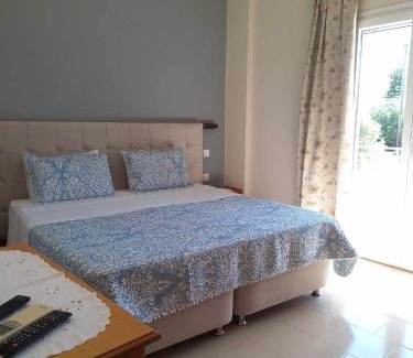 Dassia House | Pet-Friendly Getaway at The Red Dragon with Ocean Views